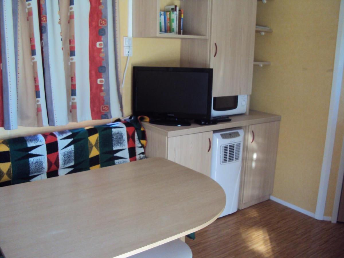 B&B La Douloire แปร์นส์-เลส์-ฟงแตนส์ ภายนอก รูปภาพ