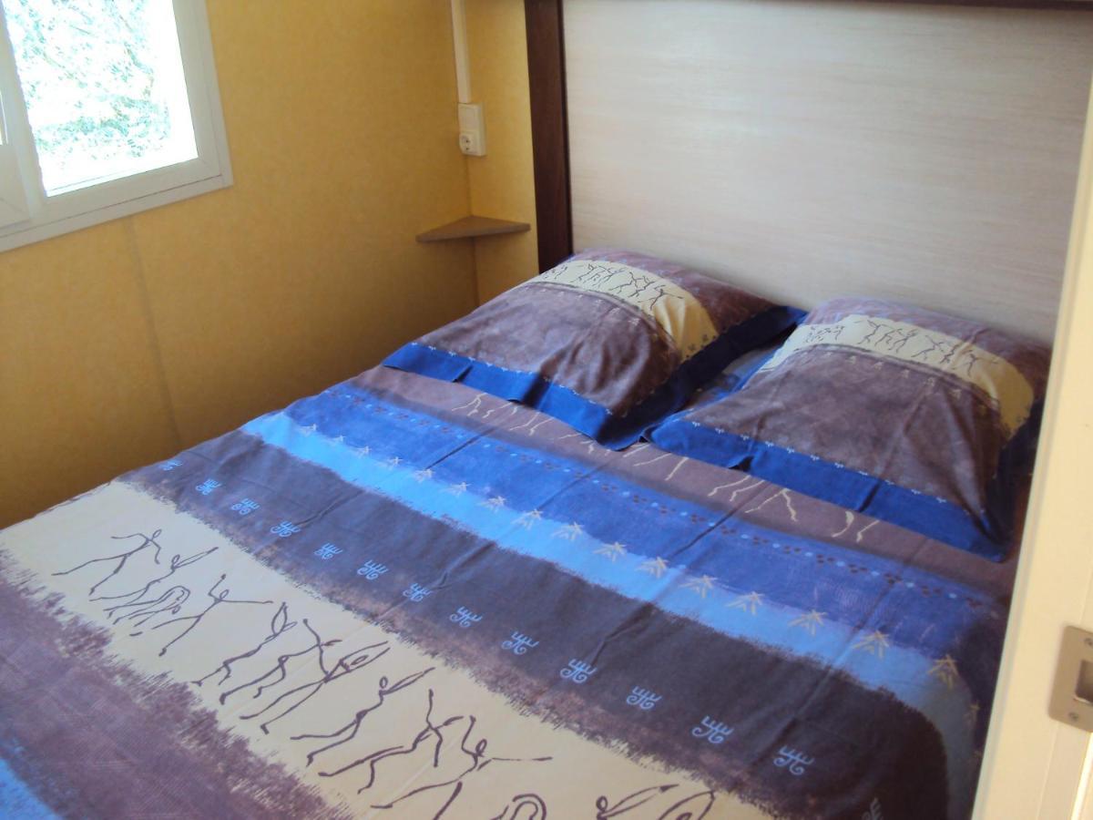 B&B La Douloire แปร์นส์-เลส์-ฟงแตนส์ ภายนอก รูปภาพ
