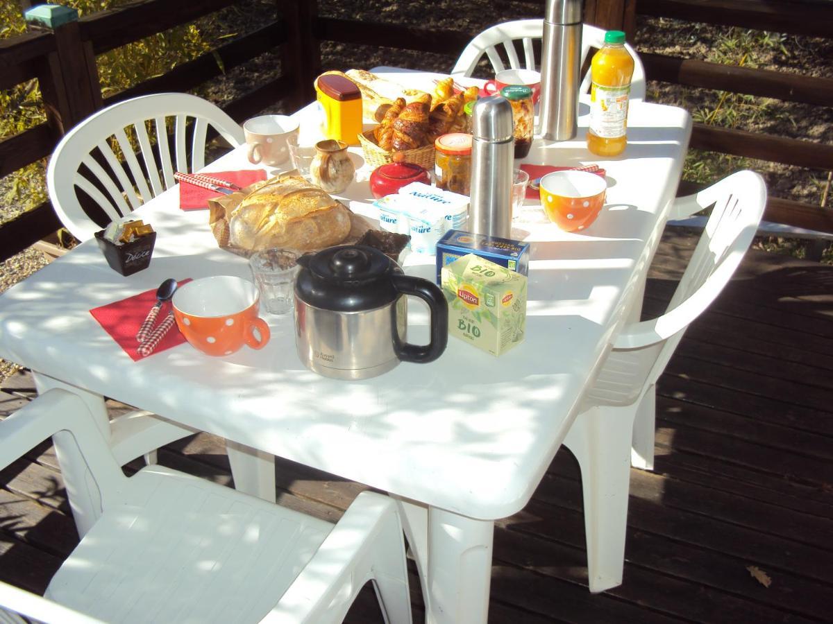 B&B La Douloire แปร์นส์-เลส์-ฟงแตนส์ ภายนอก รูปภาพ
