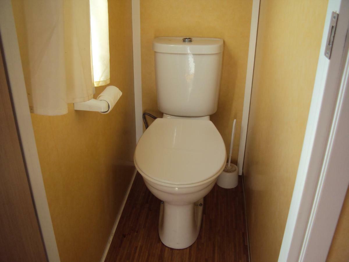 B&B La Douloire แปร์นส์-เลส์-ฟงแตนส์ ภายนอก รูปภาพ