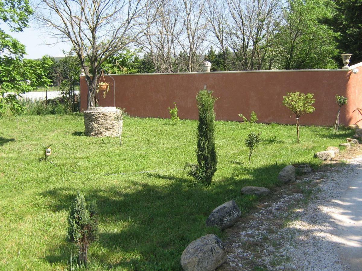 B&B La Douloire แปร์นส์-เลส์-ฟงแตนส์ ภายนอก รูปภาพ