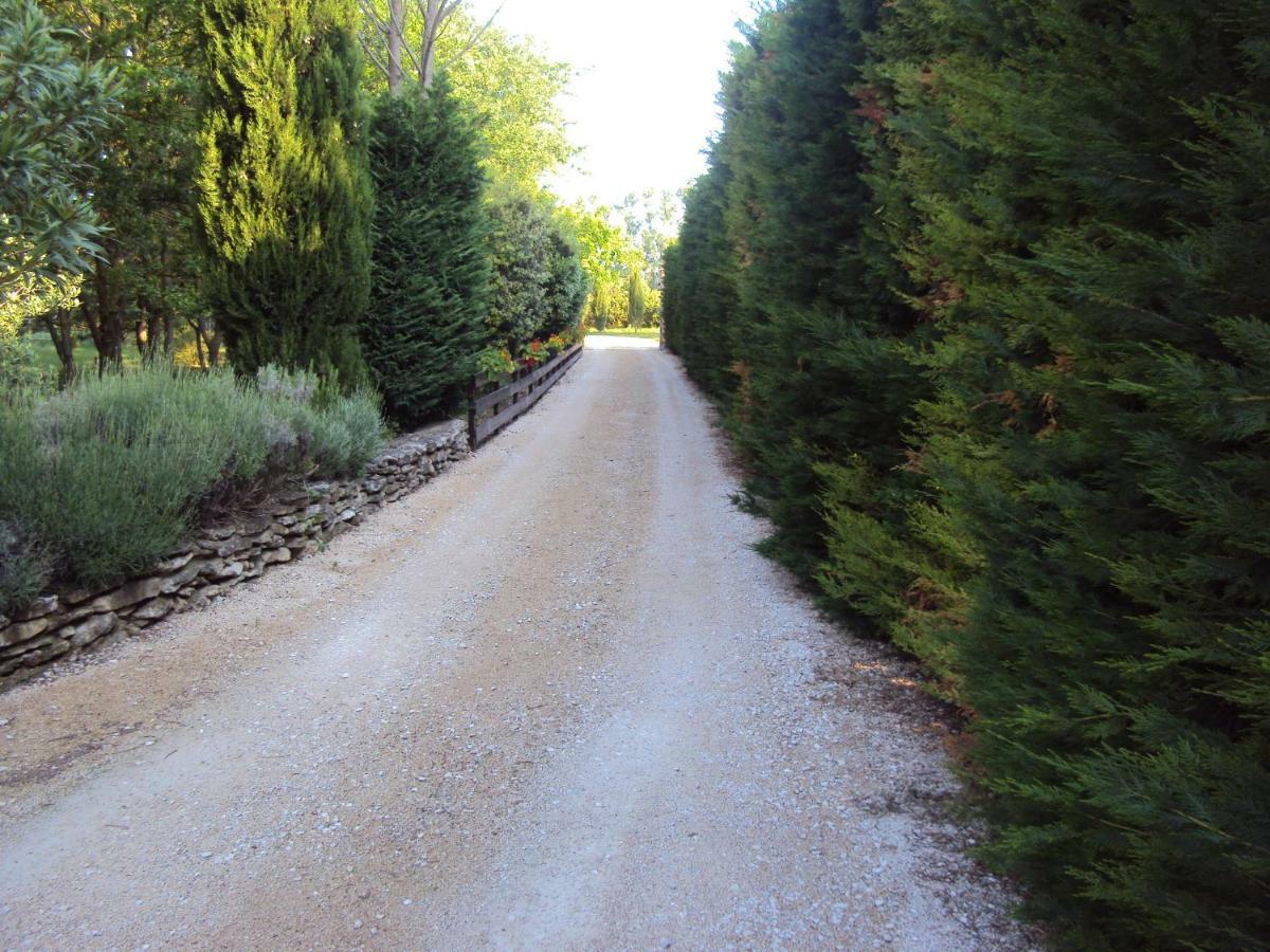 B&B La Douloire แปร์นส์-เลส์-ฟงแตนส์ ภายนอก รูปภาพ